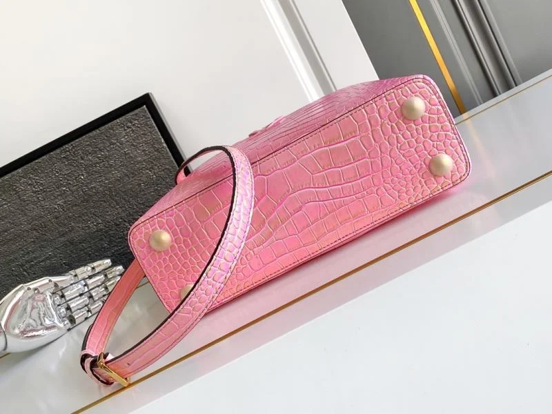 Effortless Louis Vuitton Capucines BB Bags 40629