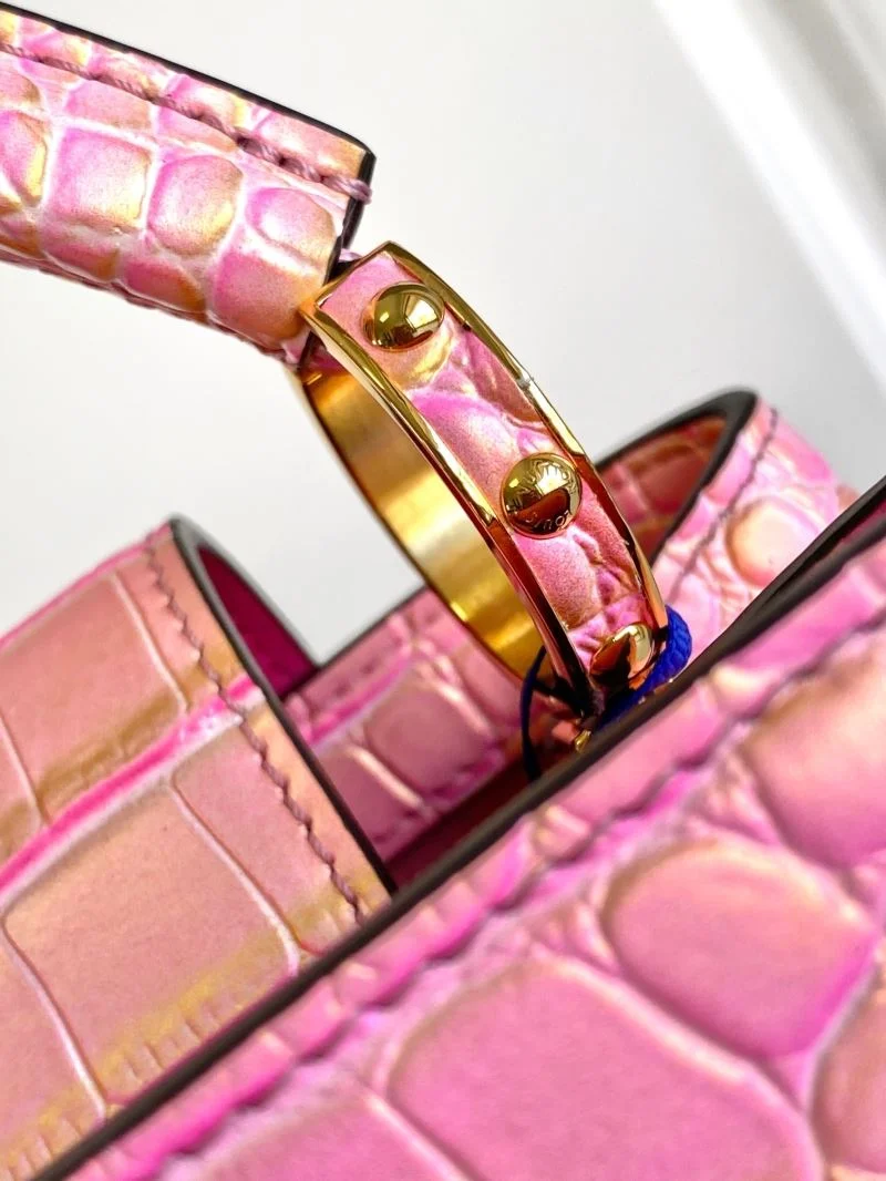 Effortless Louis Vuitton Capucines BB Bags 40629