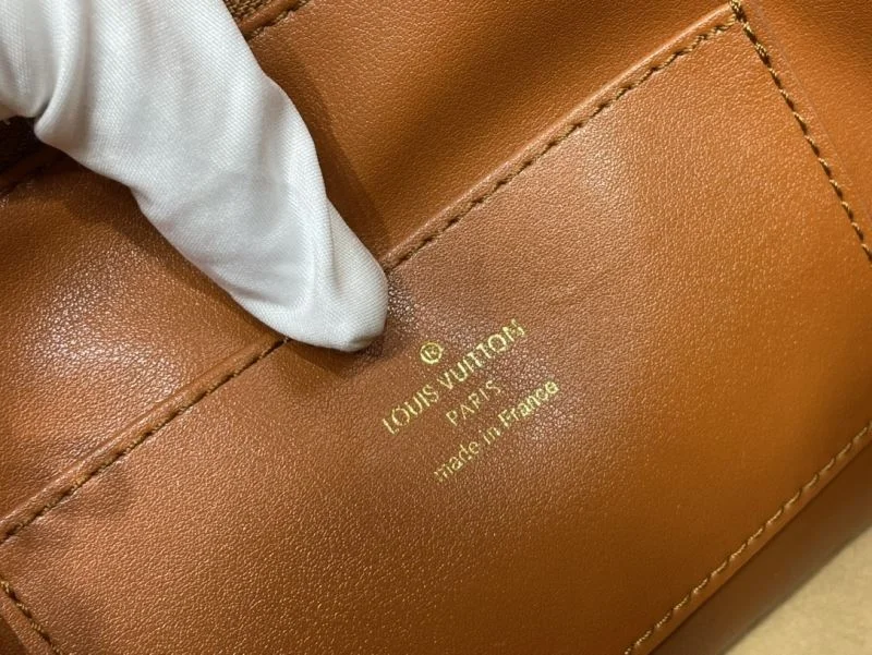 Louis Vuitton Capucines BB Bags Unique 40632