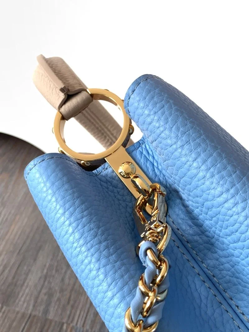 Flexible Louis Vuitton Capucines BB Bags 40630