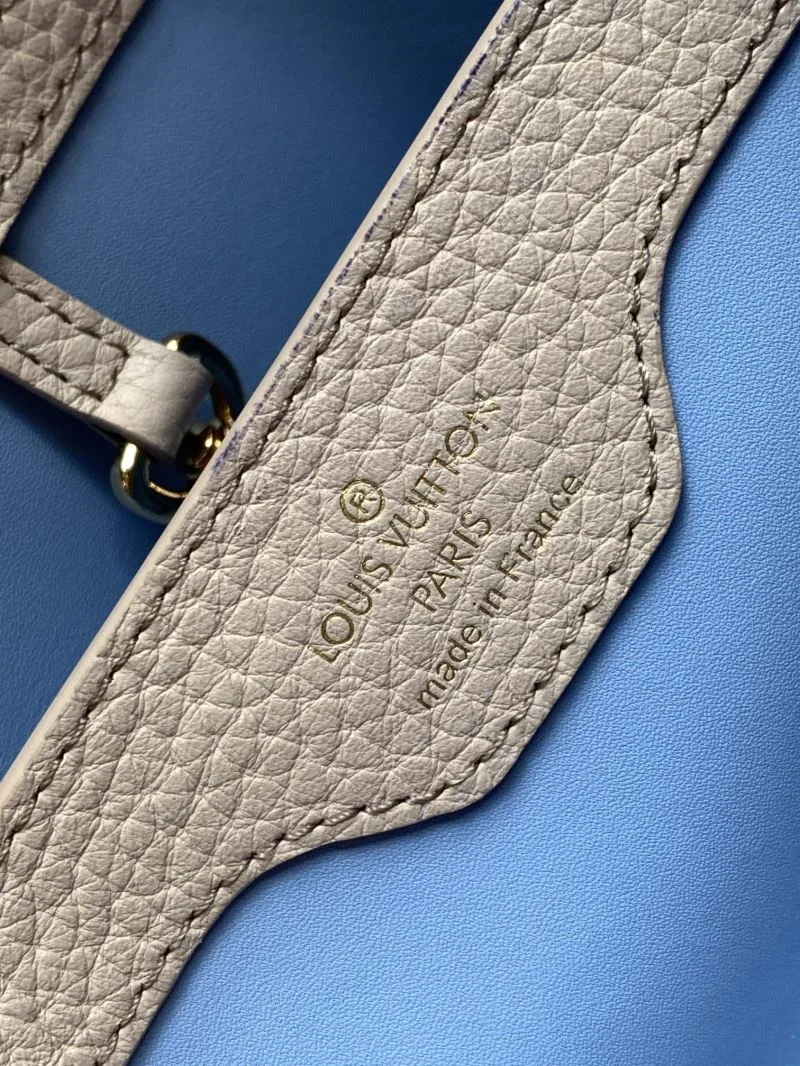 Flexible Louis Vuitton Capucines BB Bags 40630