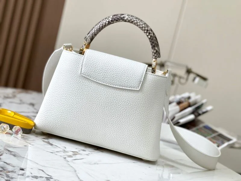 SmoothTexture Louis Vuitton Capucines BB Bags 40618