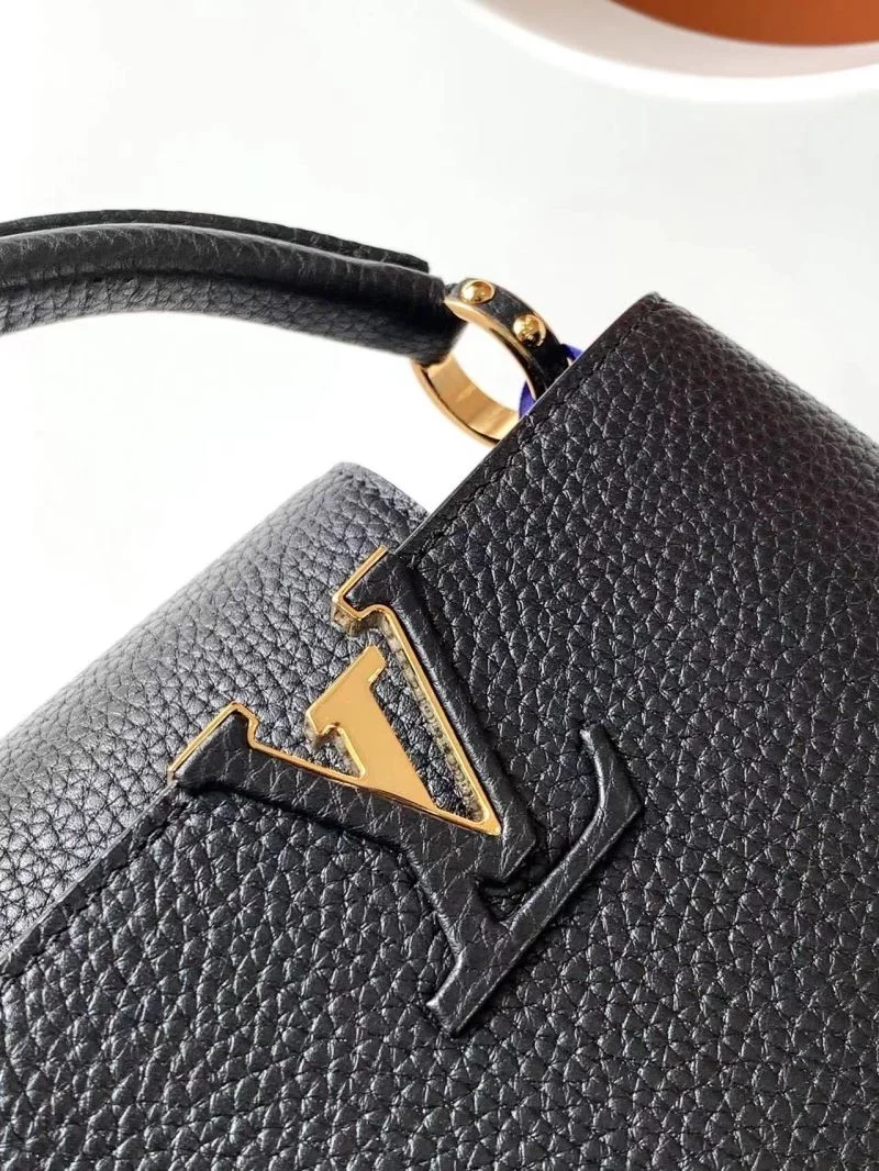 ZipUp Louis Vuitton Capucines BB Bags 40625