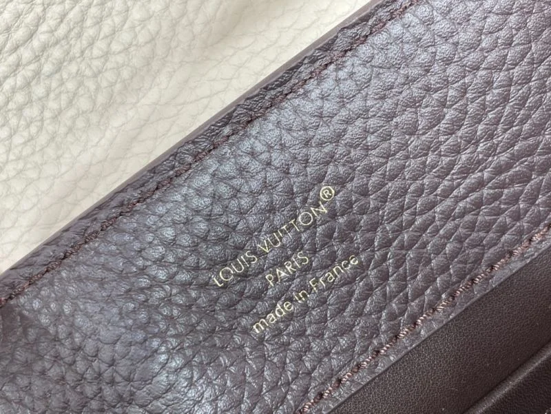 RelaxedFit Louis Vuitton Capucines BB Bags 40598
