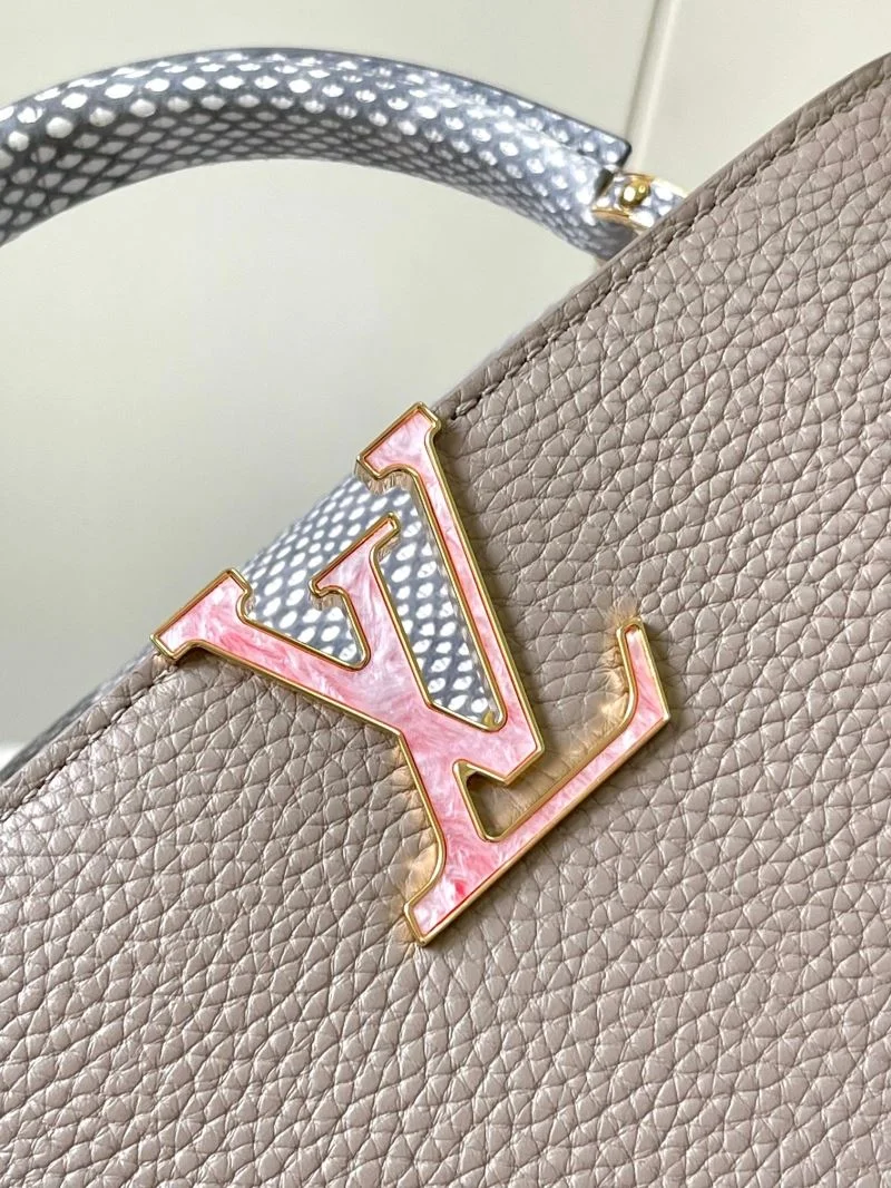 Sleek Louis Vuitton Capucines BB Bags 40131