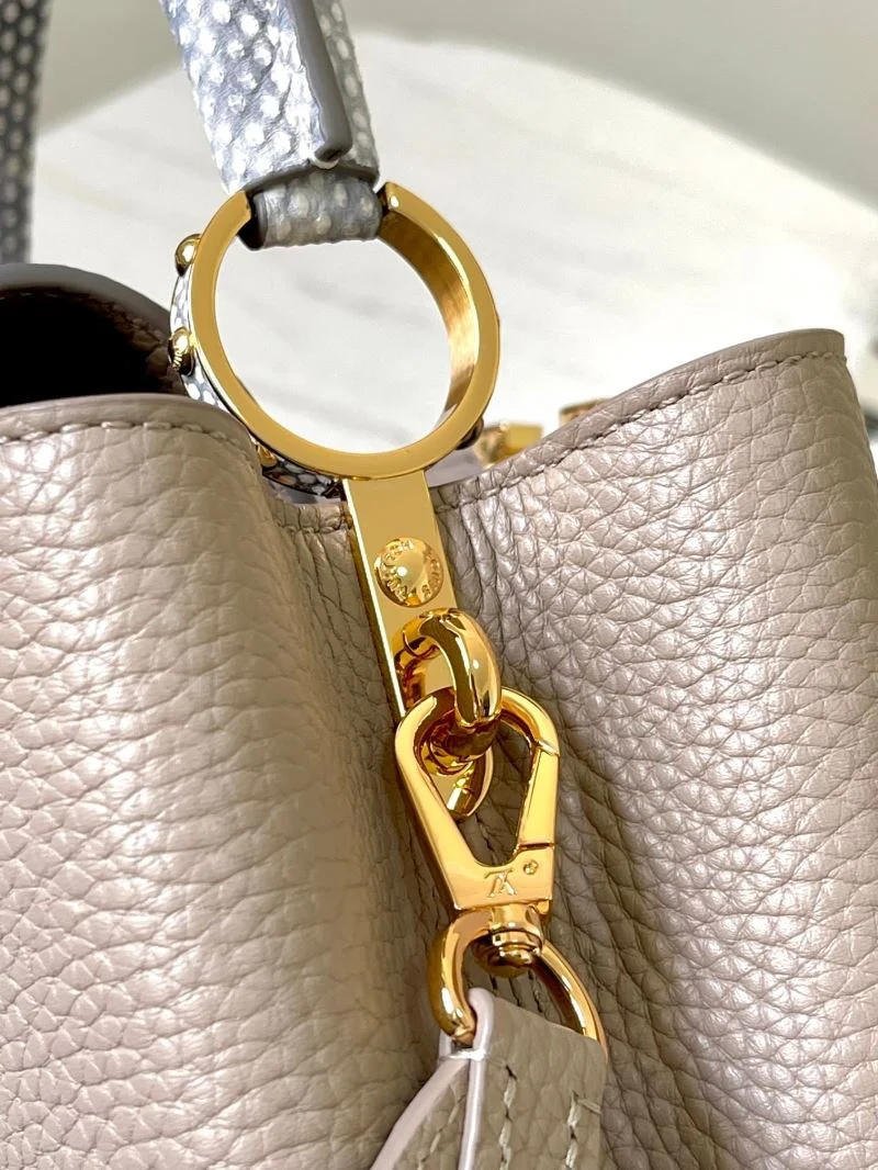 Sleek Louis Vuitton Capucines BB Bags 40131