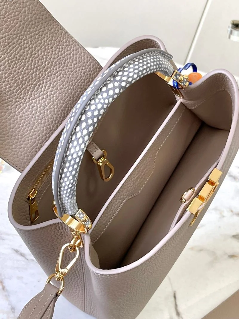 Sleek Louis Vuitton Capucines BB Bags 40131