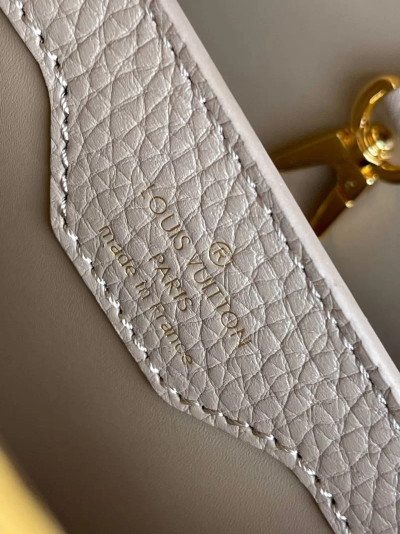 Sleek Louis Vuitton Capucines BB Bags 40131