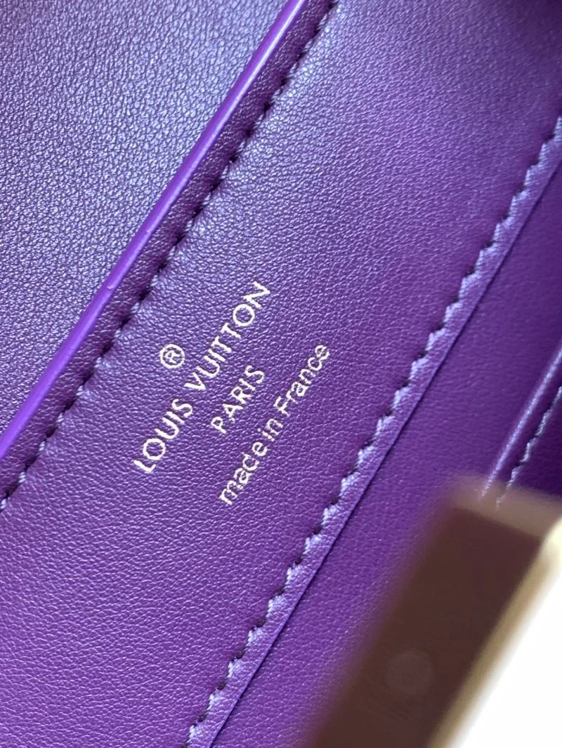 Louis Vuitton Capucines BB Bags FreshLook 40094