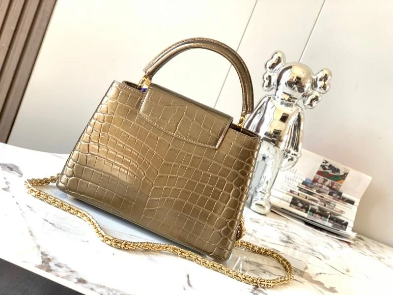 Elegant Louis Vuitton Capucines BB Bags 40108