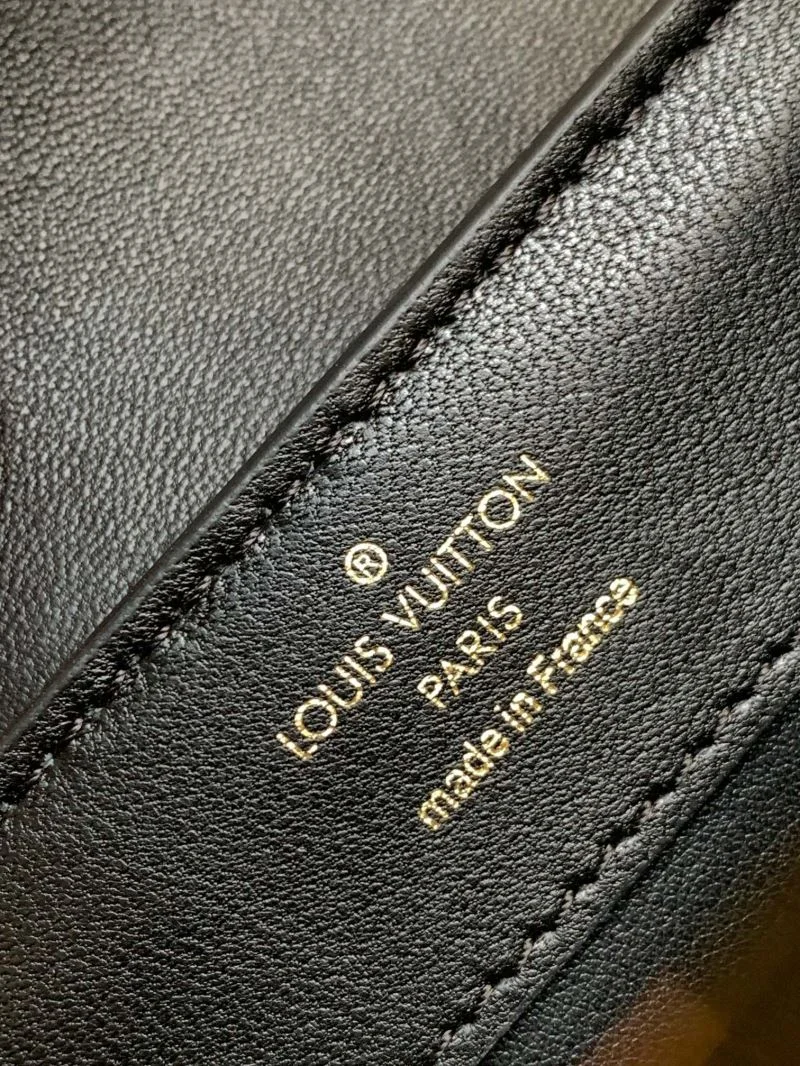 Louis Vuitton Capucines BB Bags Sophisticated 40091