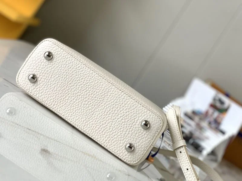 FlexibleFit Louis Vuitton Capucines BB Bags 40162