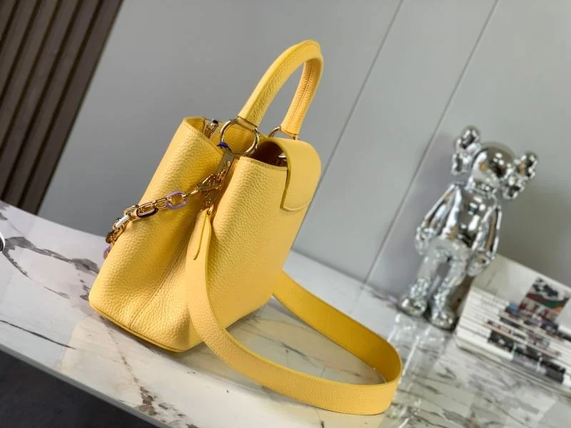 RelaxedFit Louis Vuitton Capucines BB Bags 40100