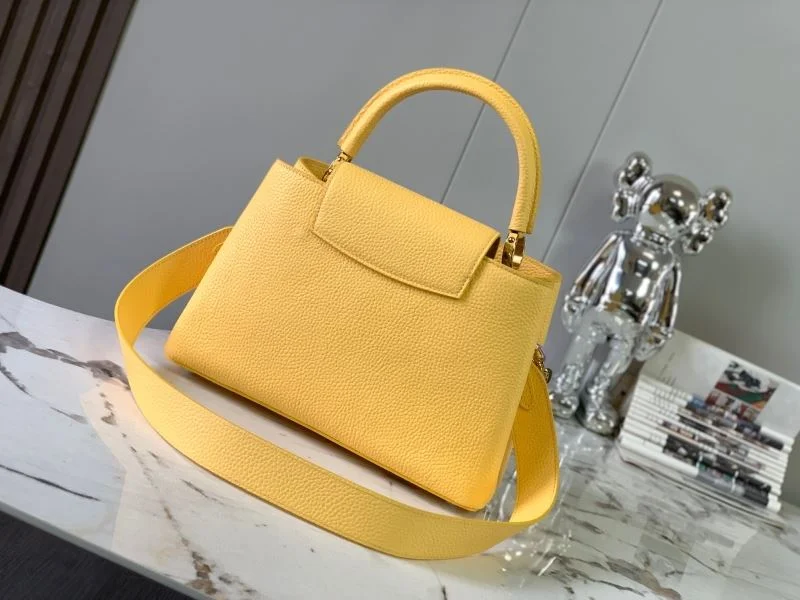RelaxedFit Louis Vuitton Capucines BB Bags 40100