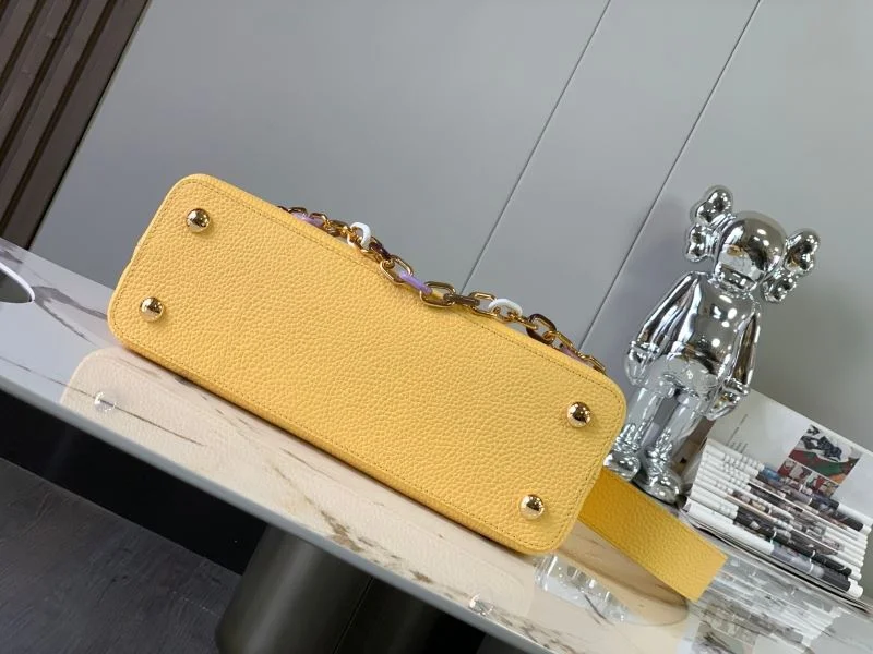 RelaxedFit Louis Vuitton Capucines BB Bags 40100
