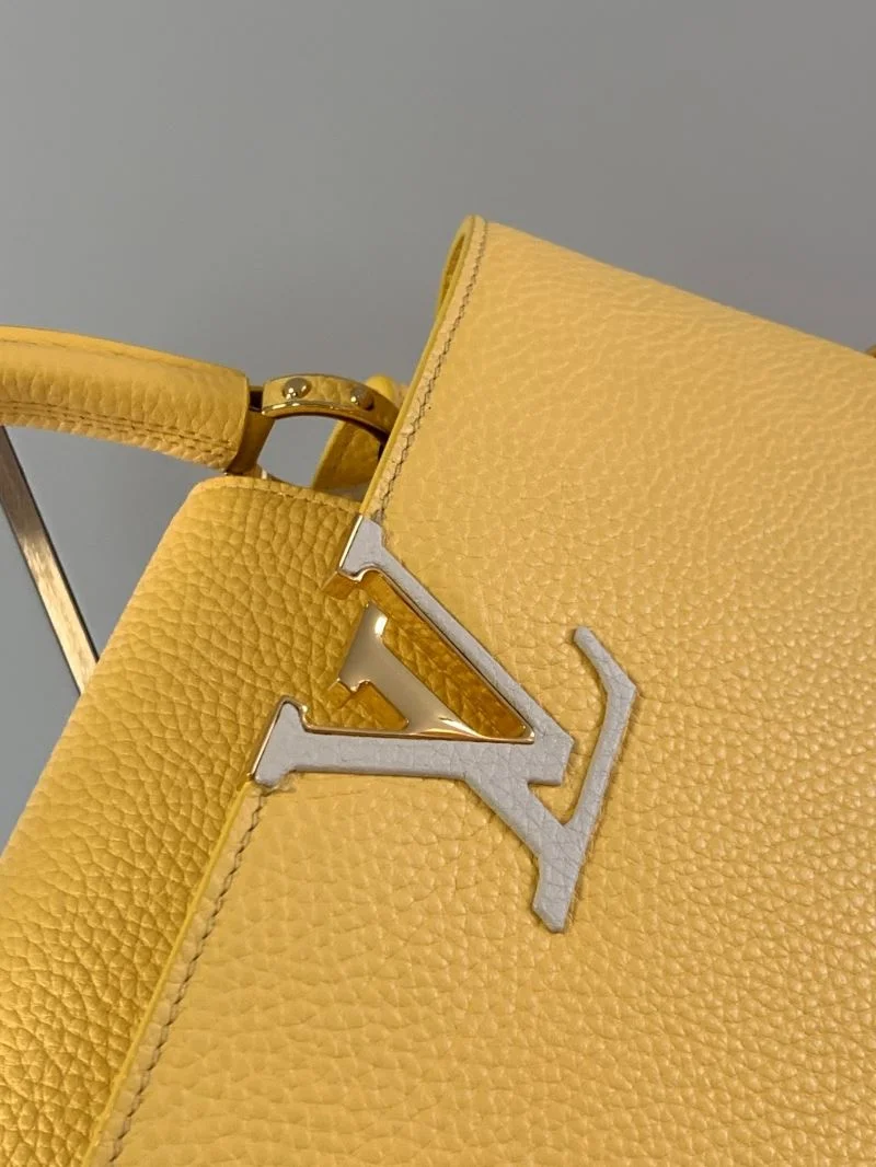 RelaxedFit Louis Vuitton Capucines BB Bags 40100
