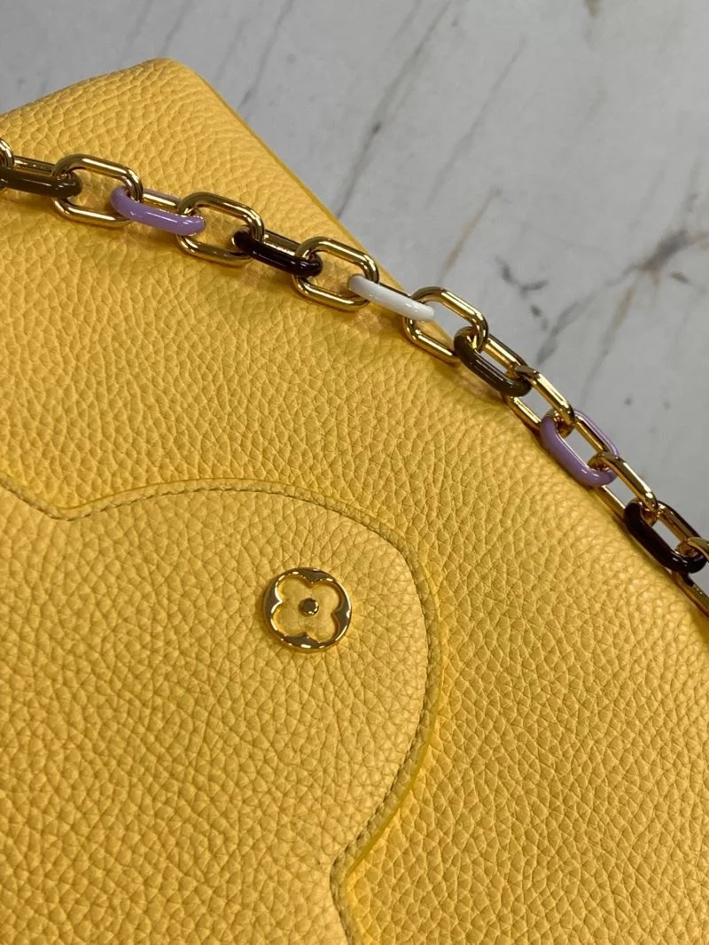 RelaxedFit Louis Vuitton Capucines BB Bags 40100