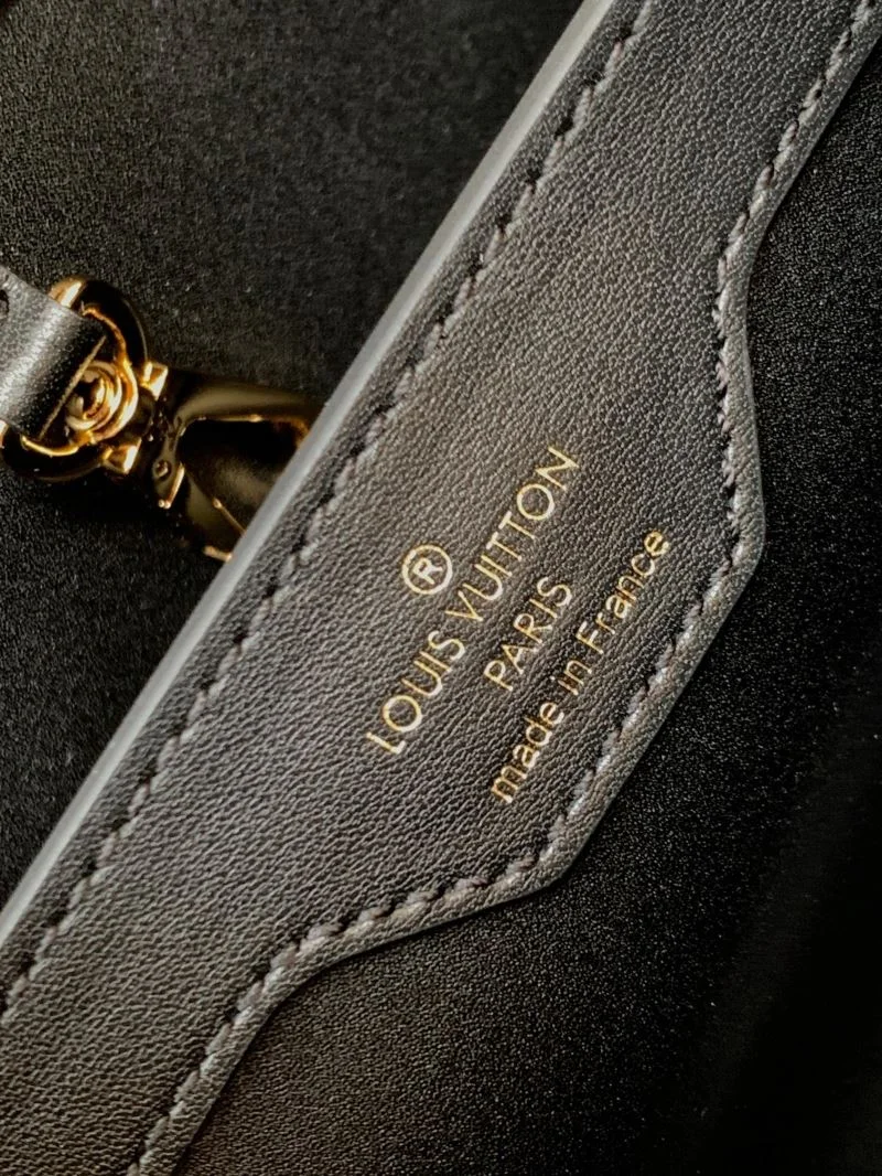 Comfortable Louis Vuitton Capucines BB Bags 40057