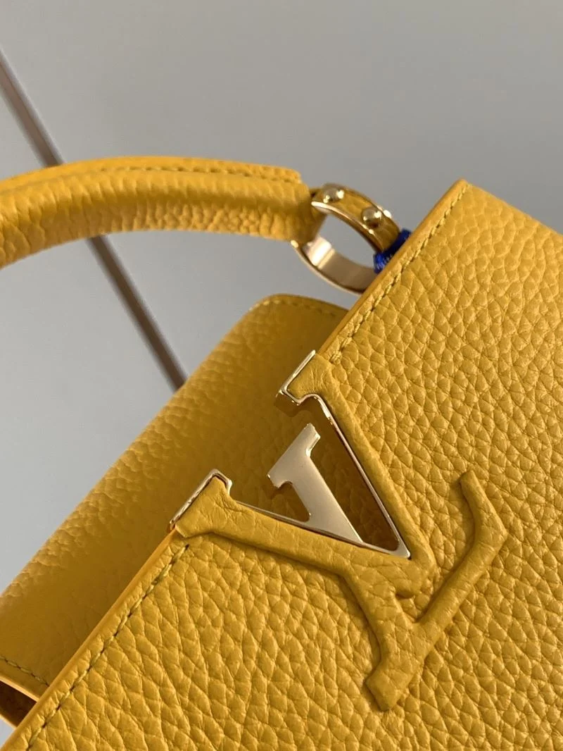 BestValue Louis Vuitton Capucines BB Bags 40121