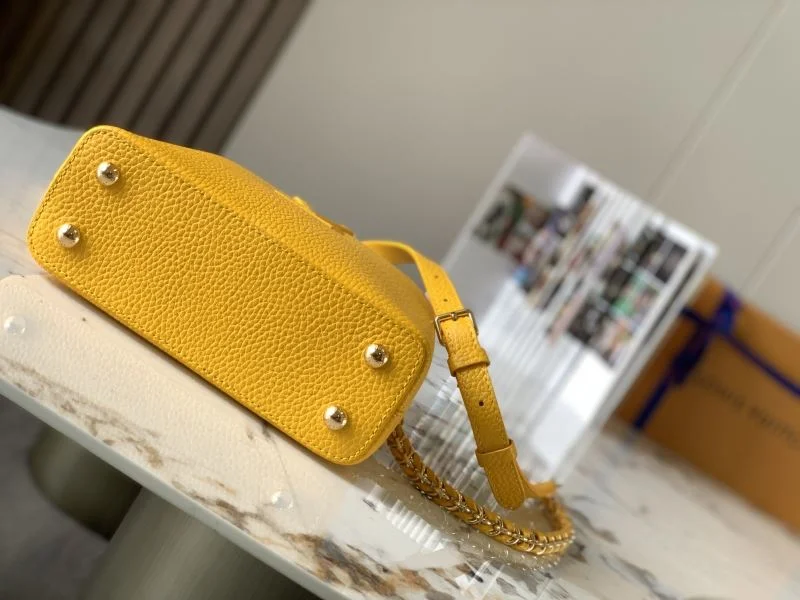 BestValue Louis Vuitton Capucines BB Bags 40121
