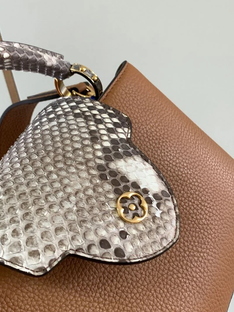 SmartChoice Louis Vuitton Capucines BB Bags 40031