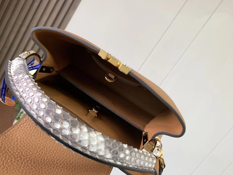 SmartChoice Louis Vuitton Capucines BB Bags 40031