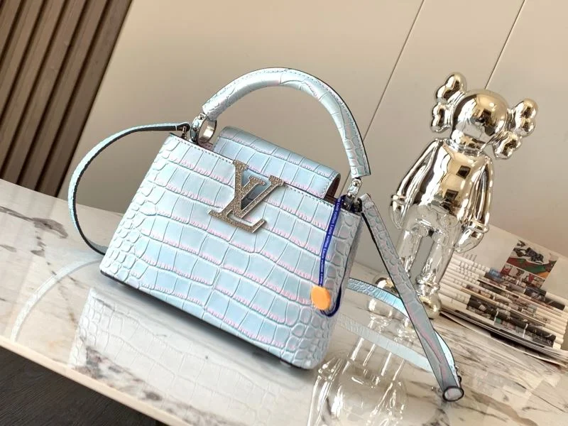 Unisex Louis Vuitton Capucines BB Bags 40024
