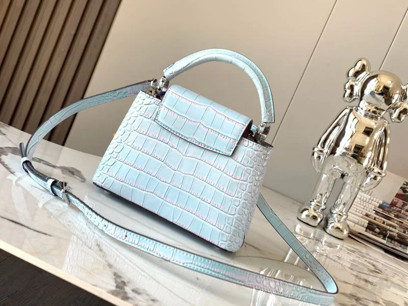 Unisex Louis Vuitton Capucines BB Bags 40024
