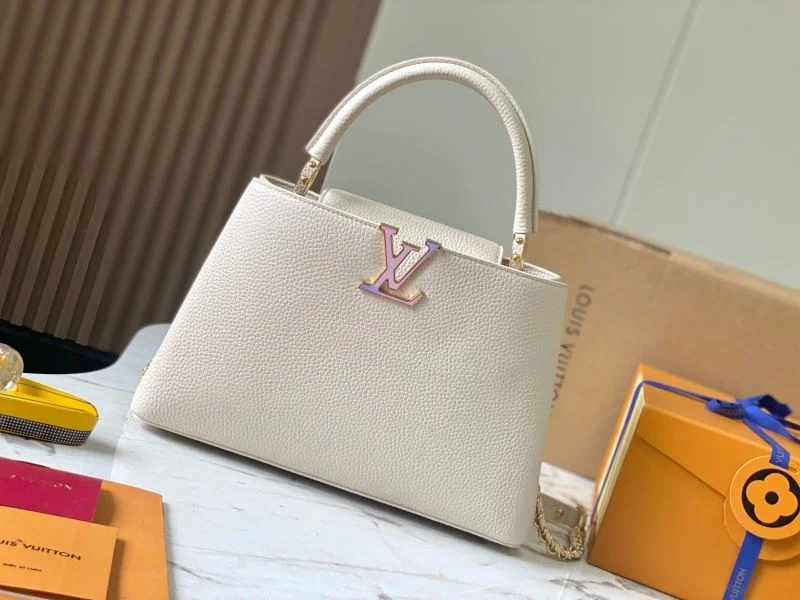Compact Louis Vuitton Capucines BB Bags 40010