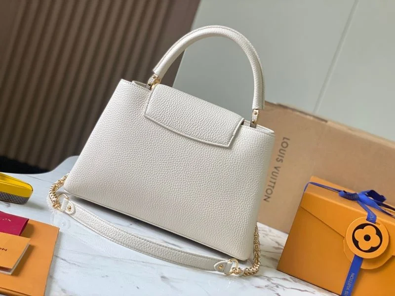 Compact Louis Vuitton Capucines BB Bags 40010