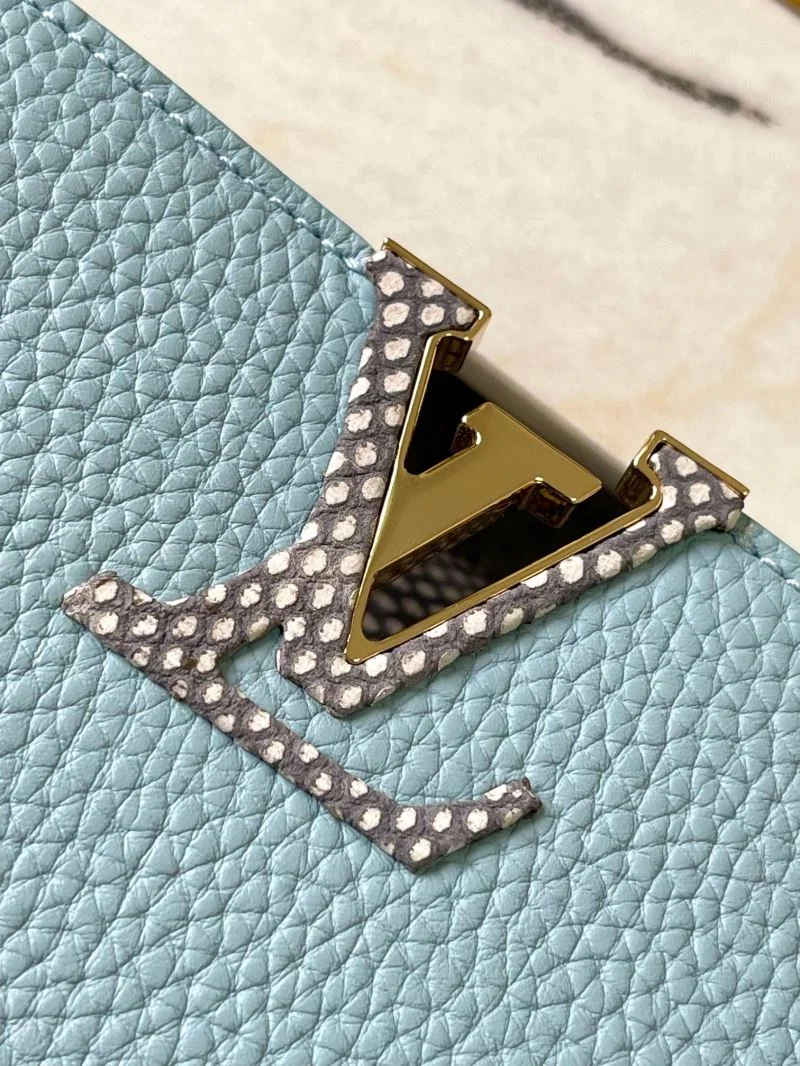 Louis Vuitton Capucines BB Bags Sleek 40007