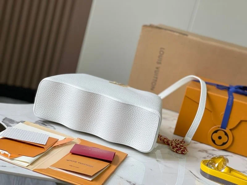 Louis Vuitton Capucines BB Bags Unisex 40009