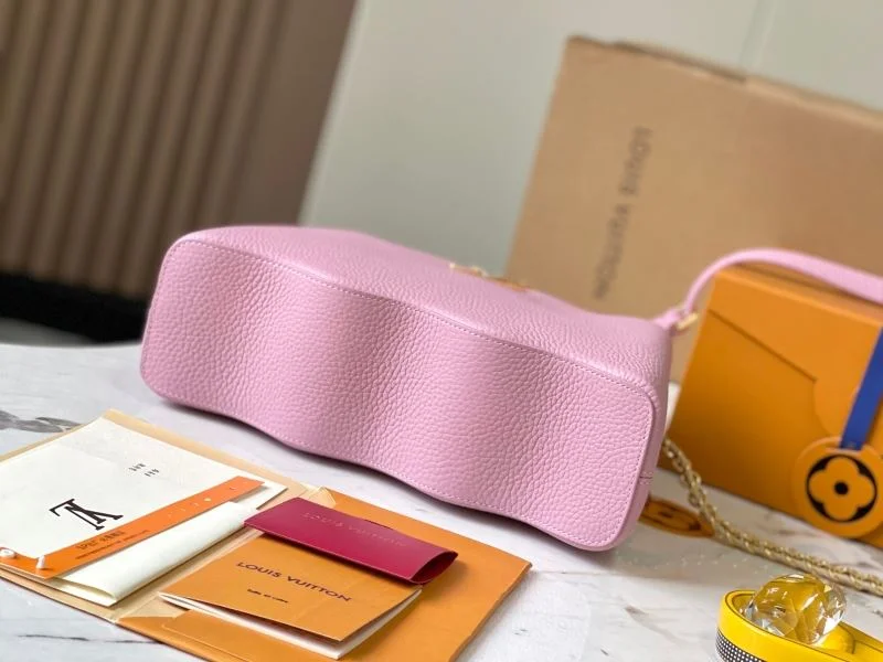 Compact Louis Vuitton Capucines BB Bags 40006