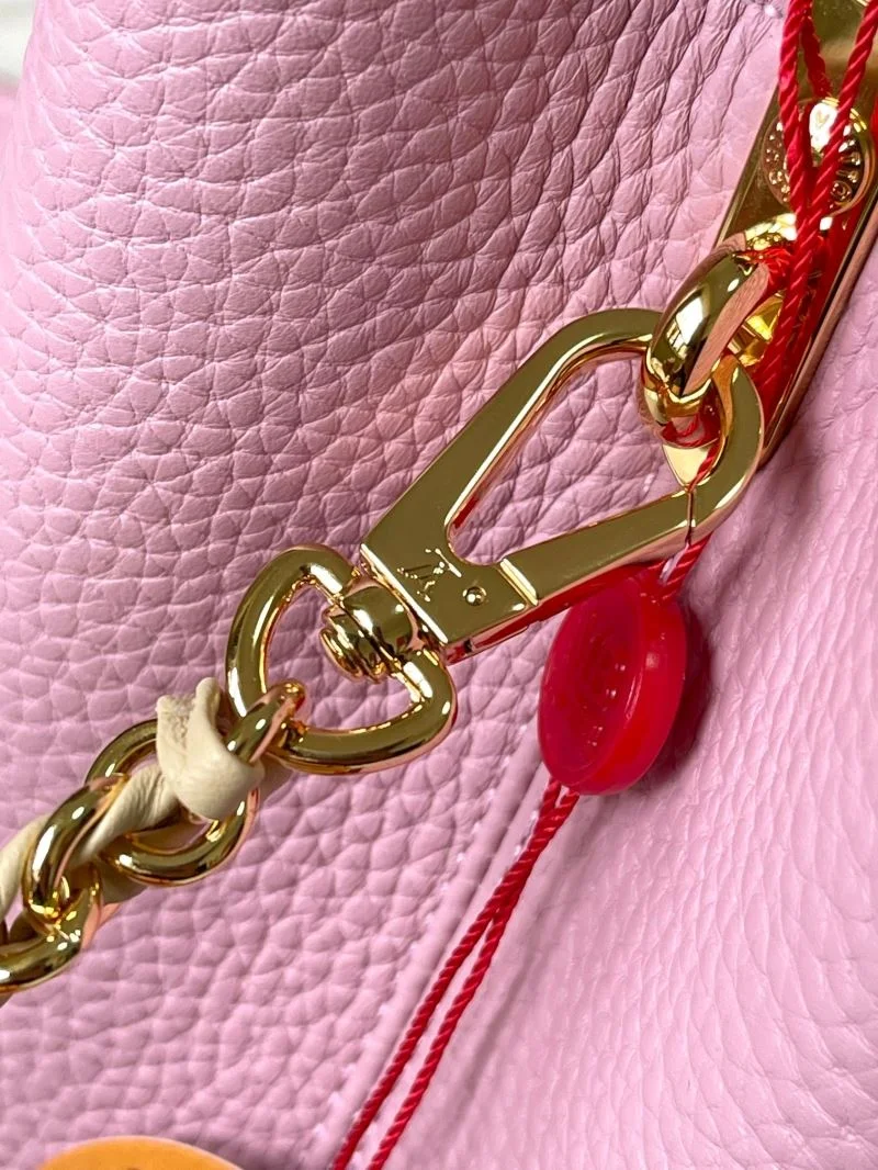 Compact Louis Vuitton Capucines BB Bags 40006