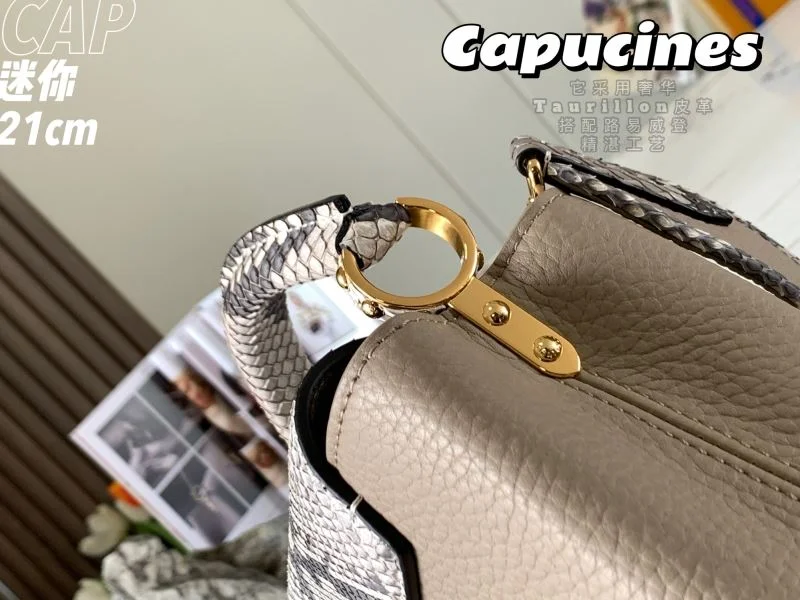 ModernLook Louis Vuitton Capucines BB Bags 40047