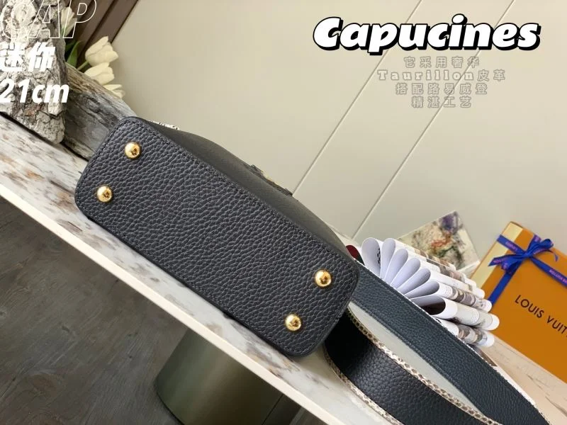 Modern Louis Vuitton Capucines BB Bags 39996