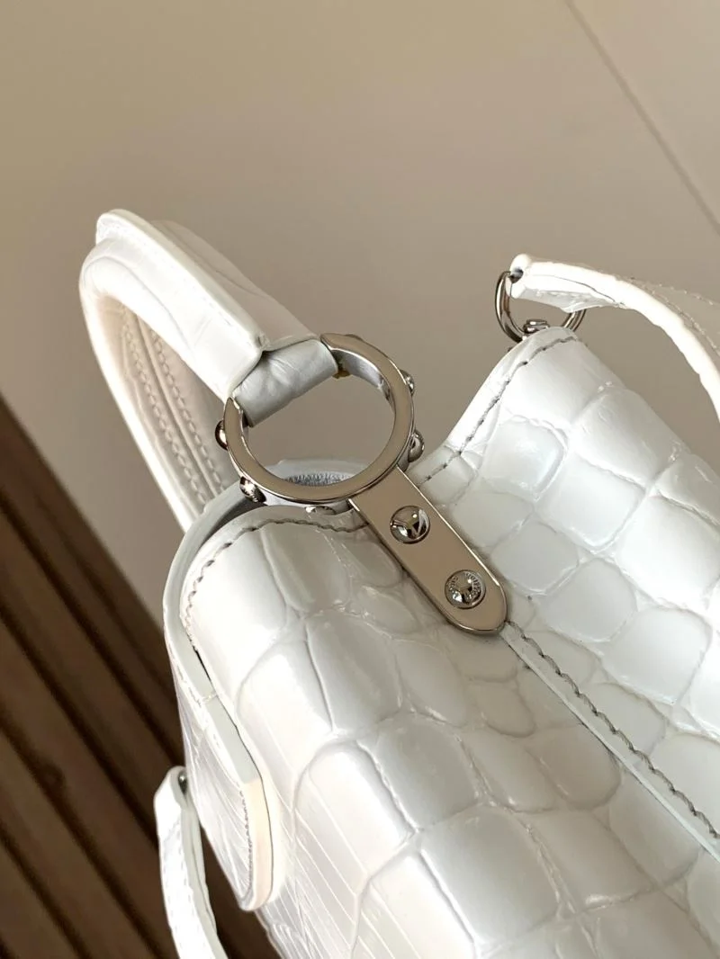 Louis Vuitton Capucines BB Bags Bold 40036