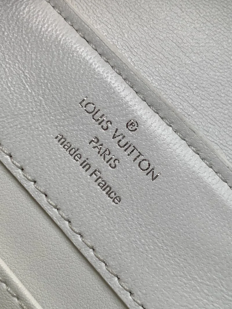 Louis Vuitton Capucines BB Bags Bold 40036