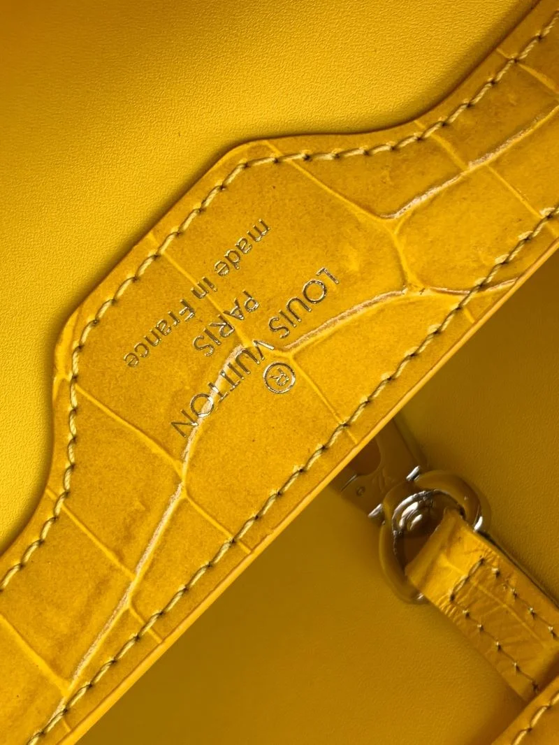 Timeless Louis Vuitton Capucines BB Bags 40019