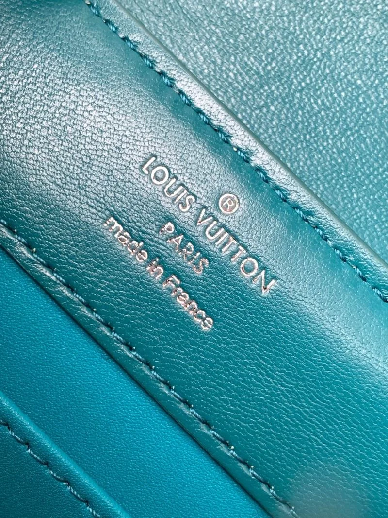 Louis Vuitton Capucines BB Bags Effortless 39977