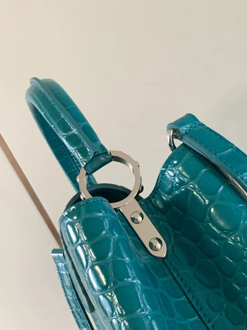 Lightweight Louis Vuitton Capucines BB Bags 39980