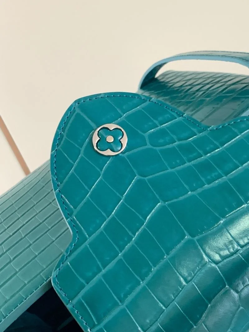 Lightweight Louis Vuitton Capucines BB Bags 39980