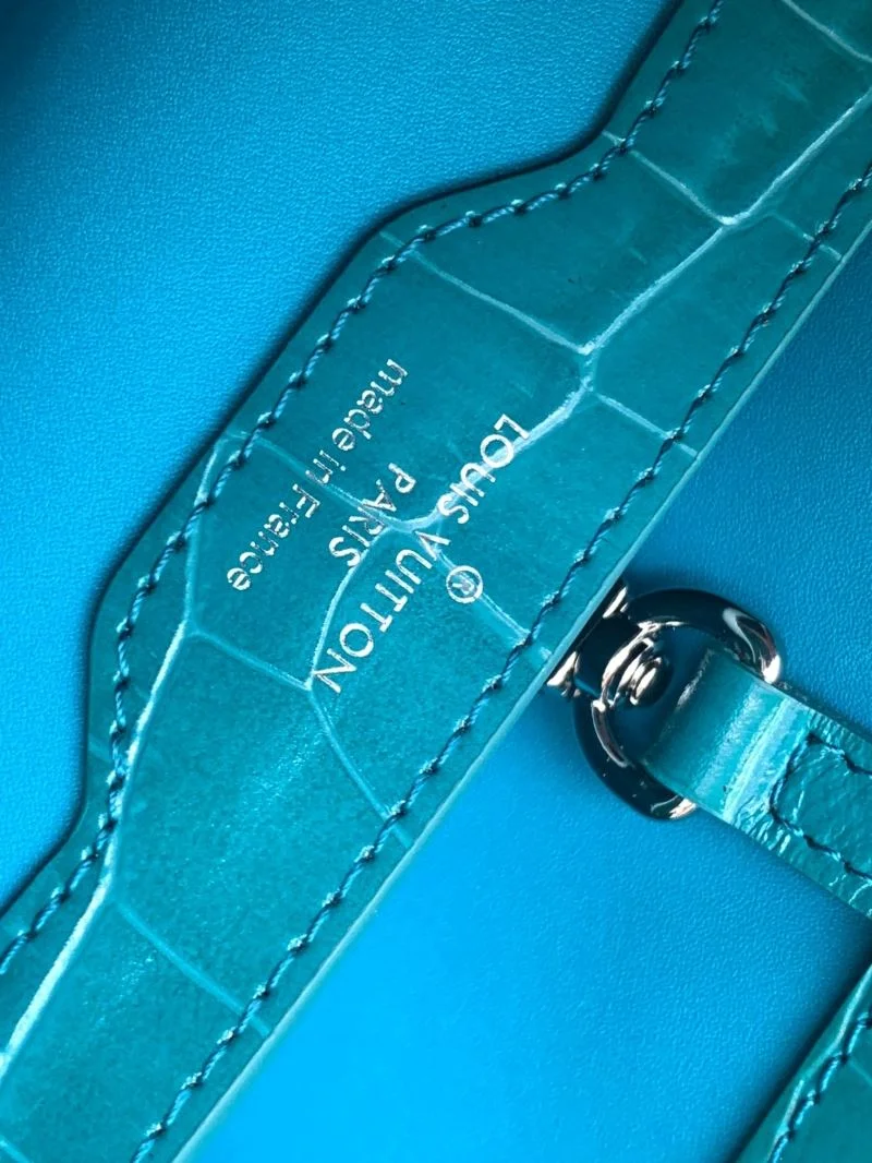 Lightweight Louis Vuitton Capucines BB Bags 39980