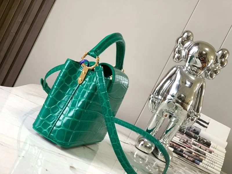 Classic Louis Vuitton Capucines BB Bags 39975