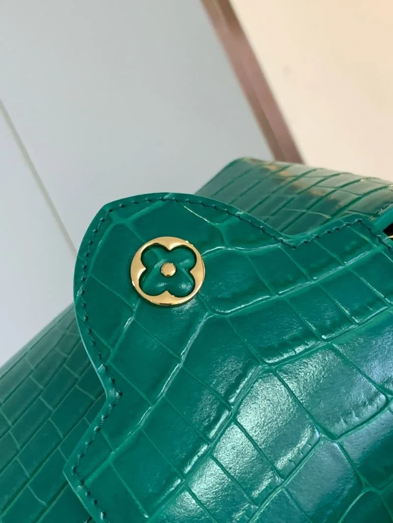 Classic Louis Vuitton Capucines BB Bags 39975