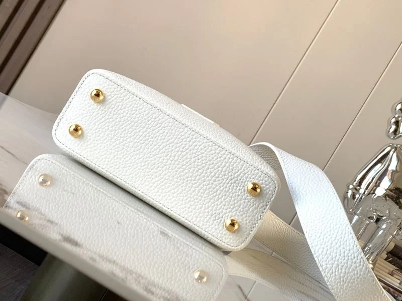 FashionForward Louis Vuitton Capucines BB Bags 39995