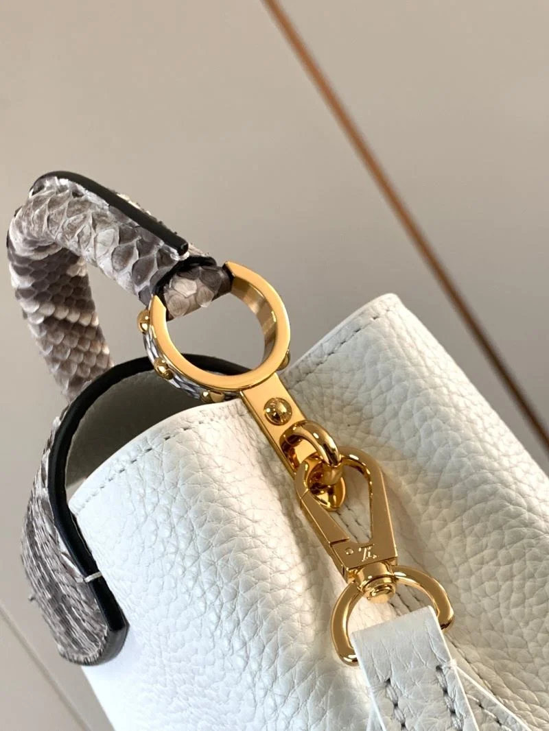 FashionForward Louis Vuitton Capucines BB Bags 39995
