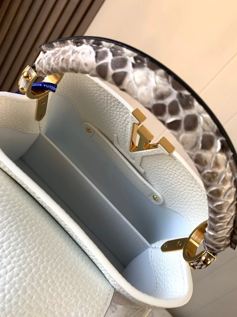 FashionForward Louis Vuitton Capucines BB Bags 39995