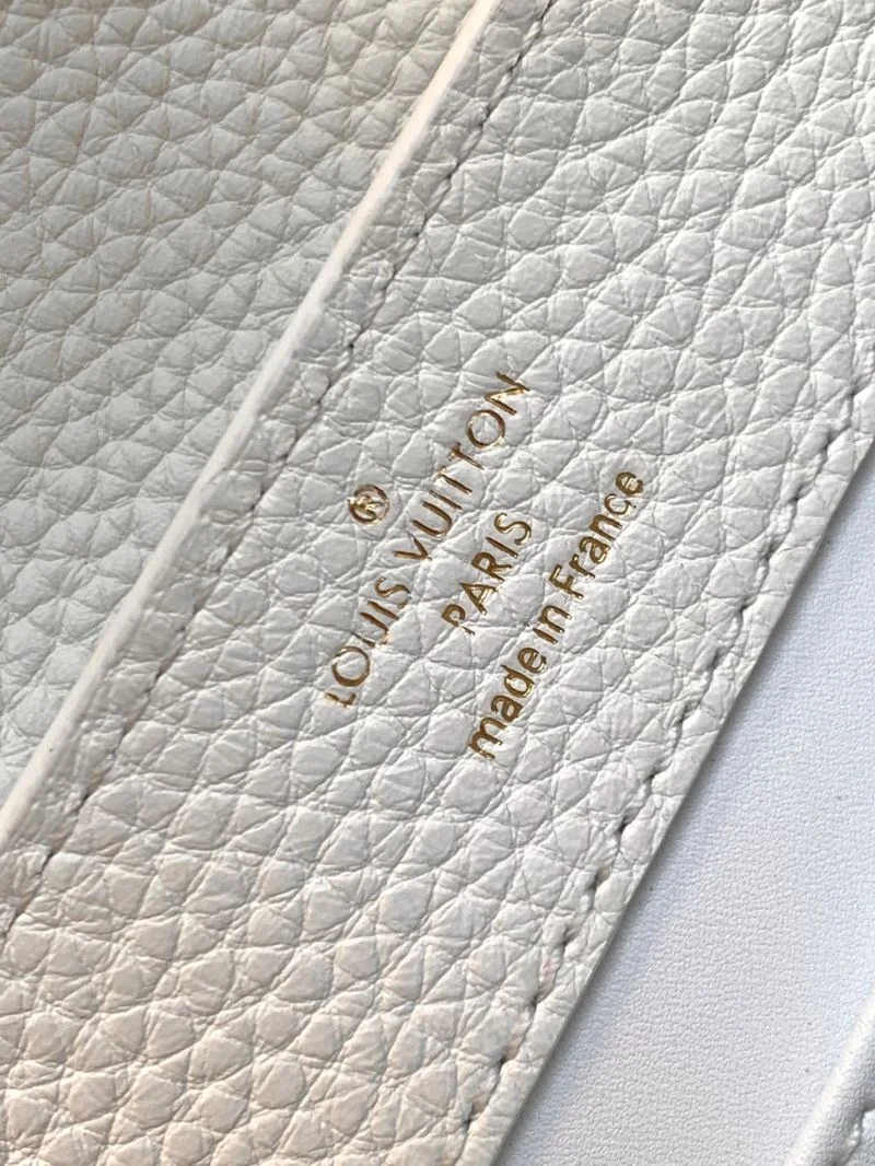 FashionForward Louis Vuitton Capucines BB Bags 39995