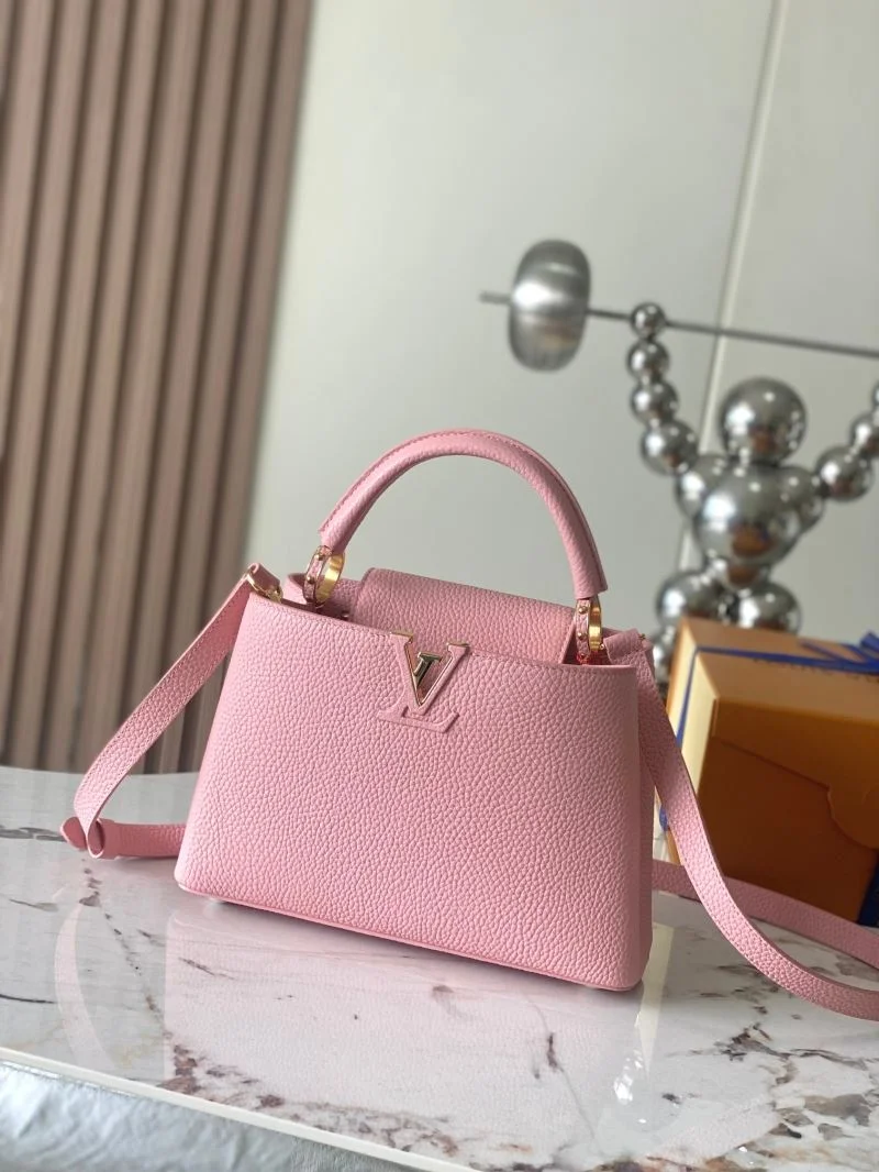Compact Louis Vuitton Capucines BB Bags 39945
